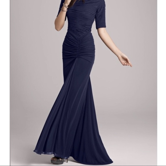 🔻Tadashi Shoji BLACK Ruched Asymmetrical Gown - Picture 3 of 4